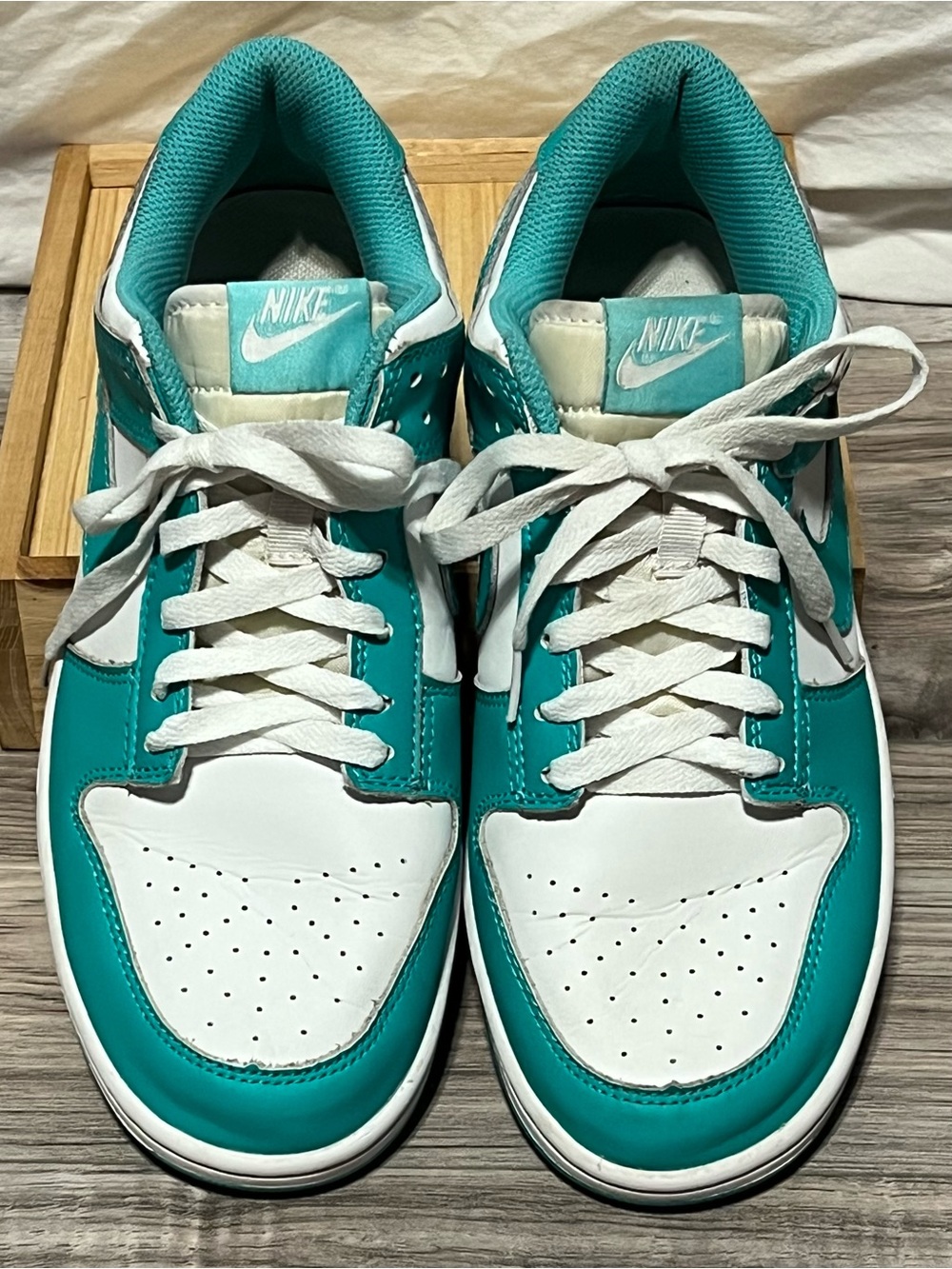 Nike Men’s Low-Top Sneakers in Jade and White